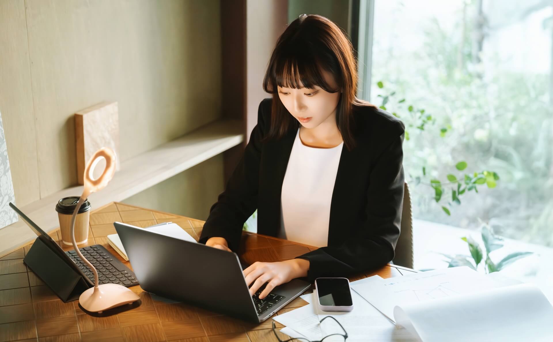 二重全切開法のダウンタイムと仕事復帰の目安